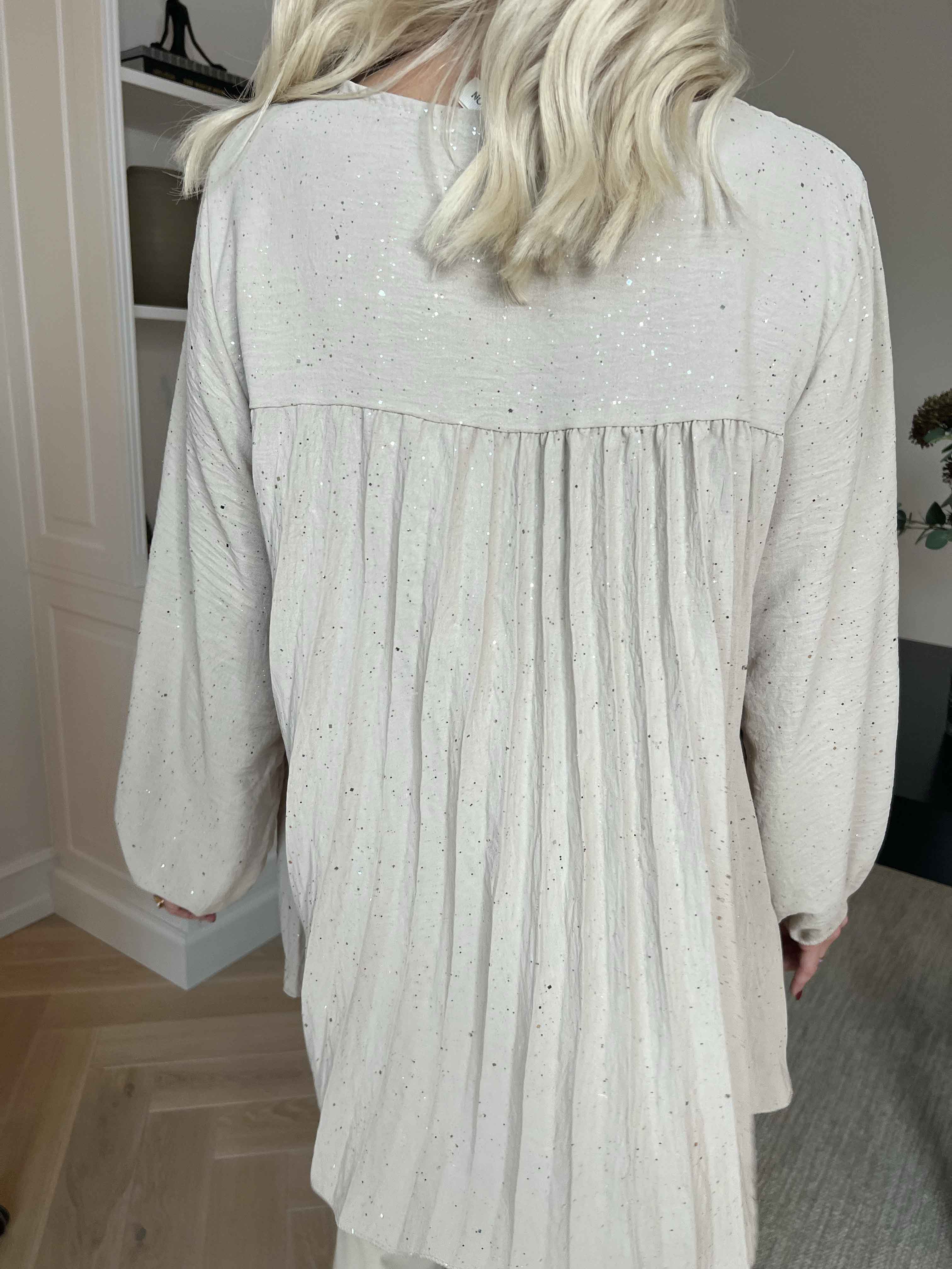 Nancy Glitter Shirt L/S - Plisseret bluse med glitter